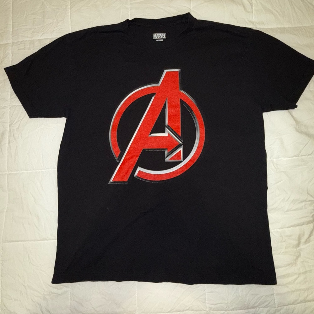 Marvel Black and Red Avengers Logo Men's T-Shirt
